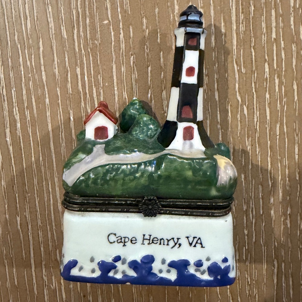 Cape Henry, VA Lighthouse Collection Ceramic Hinged Trinket Box Souvenir 2.5x4"